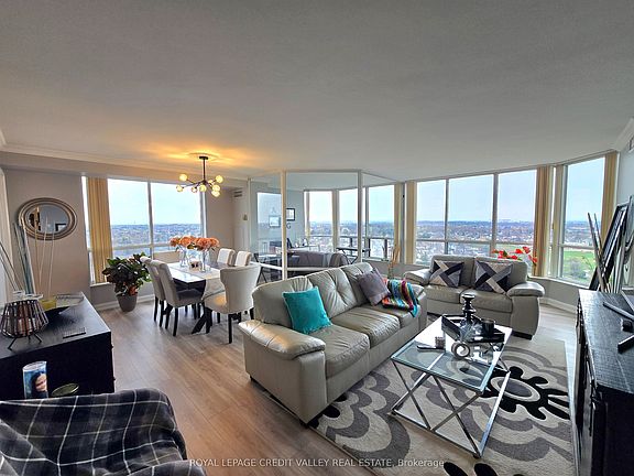 5th image of 24 Hanover Rd #2101