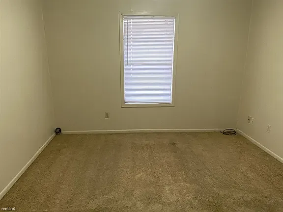 2 bed, 1.5 bath, $915 — Photo 2