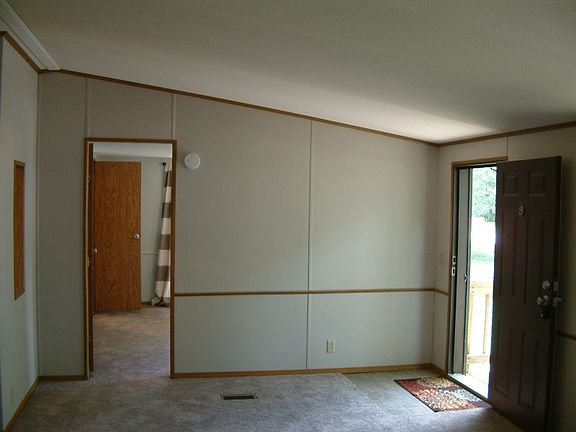 3rd image of 68528 Jefferson St