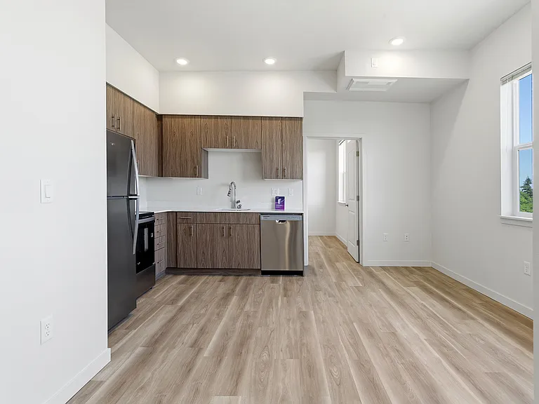 Evergreen Peak Apartments — Photo 28
