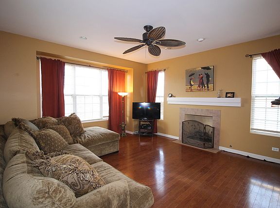 3rd image of 157 Station Park Cir