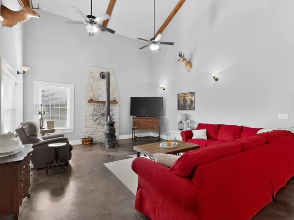 2800 County Road 2905, Dodd City, TX 75438