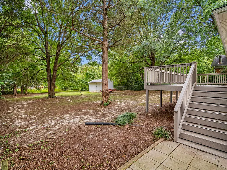 120 Woodale Dr — Photo 25