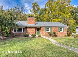 12 Chateau Pl, Asheville, NC 28805
