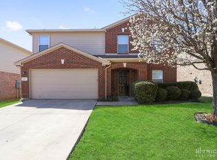 10037 Cougar Trl, Fort Worth, TX 76108