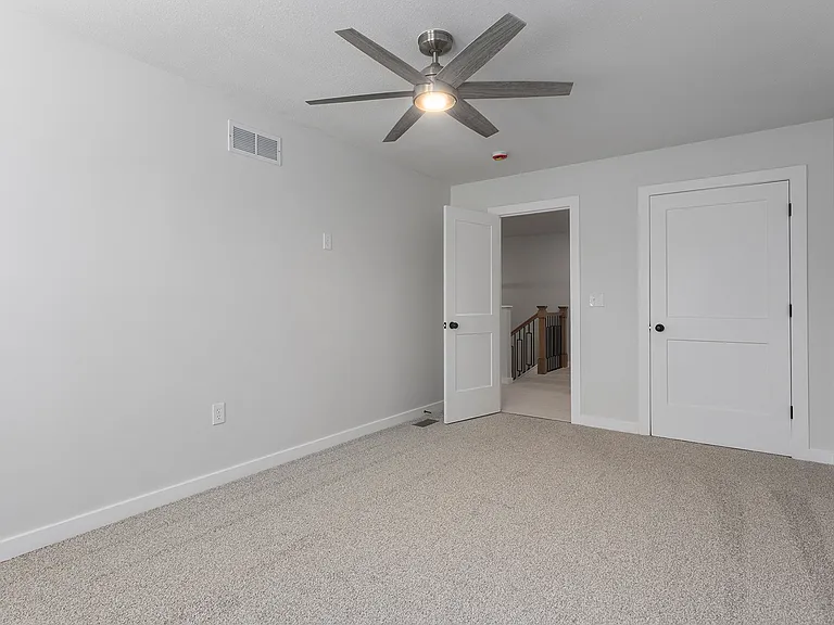 2027 Agnes Ave — Photo 26