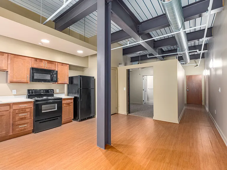 Innerbelt Lofts — Photo 21