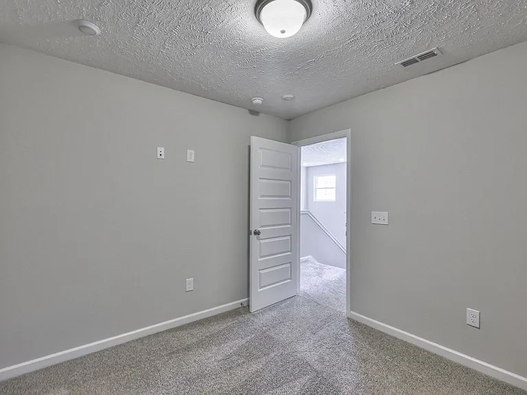 113 Creek Wood Rd — Photo 33