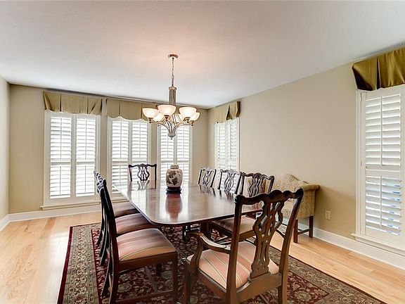 3rd image of 109 W Ruelle Dr