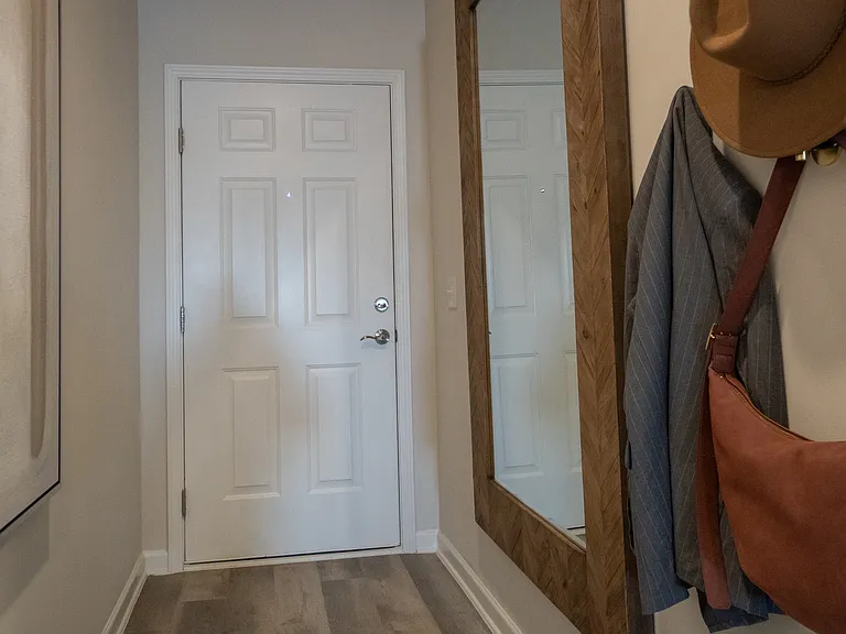Entryway to the Richmond layout, looking at the front door.