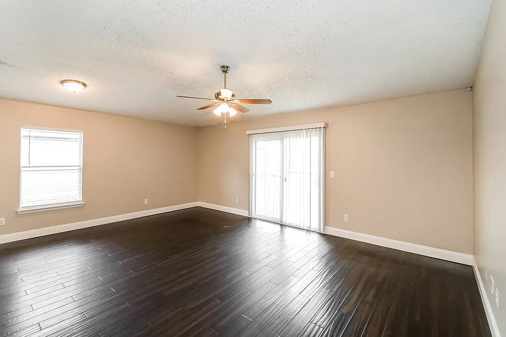 3 bed, 2.0 bath, 1373 sqft, $1,800 — Photo 4