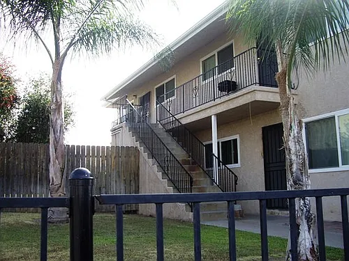 1137 E Lexington Ave Photo 1