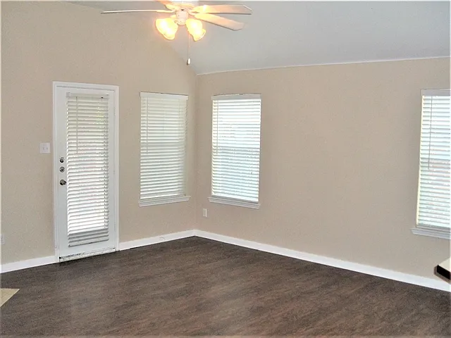 12232 Lamington Dr — Photo 6