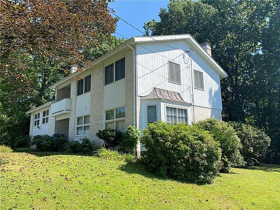 2nd image of 624 Laird Ave
