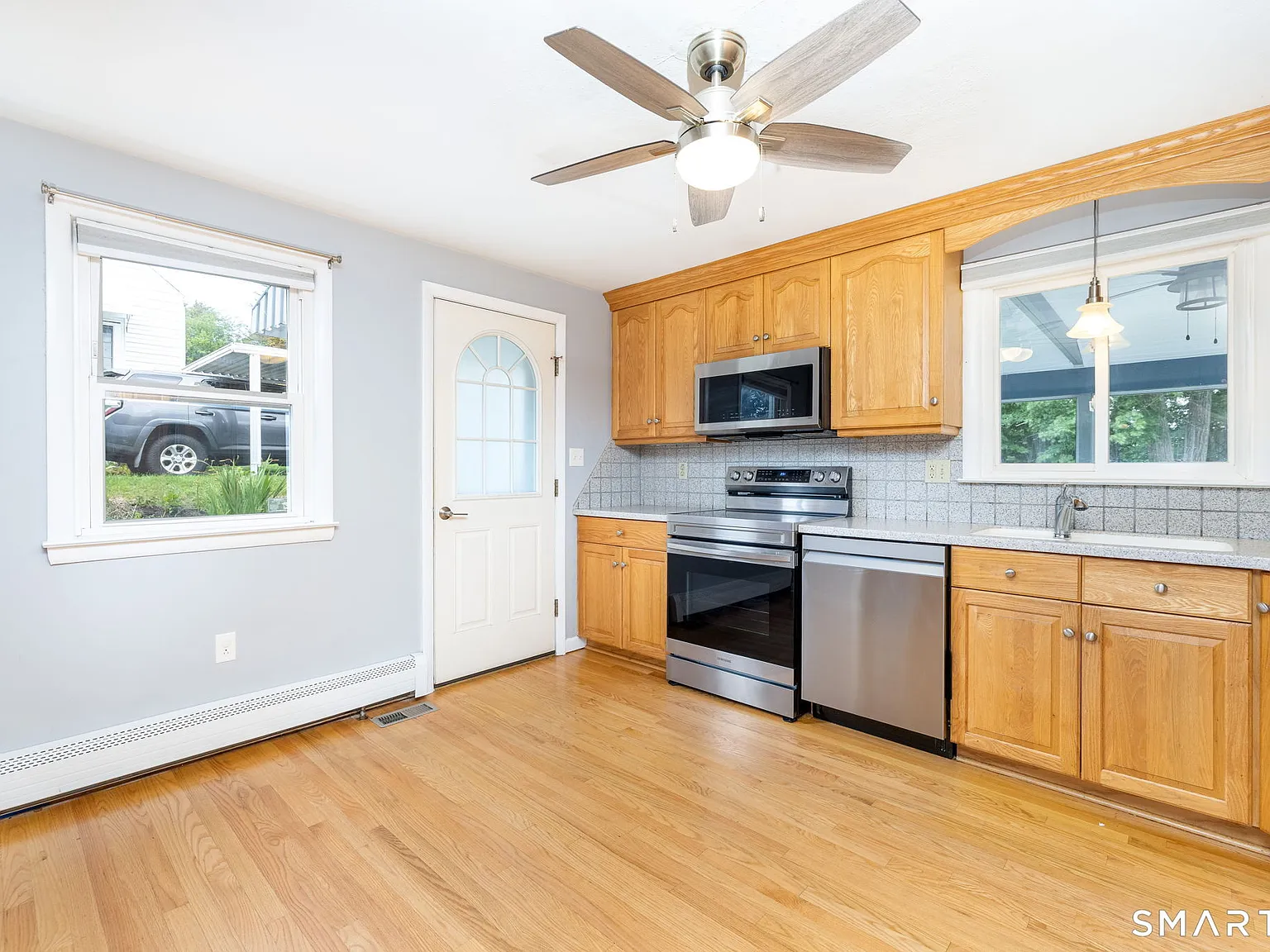 4 bed, 2.0 bath, 1373 sqft, $3,450 — Photo 3