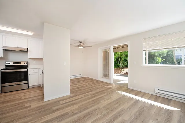 1x1 D Kitchen + Dining Room
