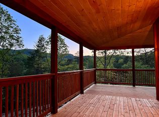 1044 Laurel Lick Rd, Pigeon Forge, TN 37863