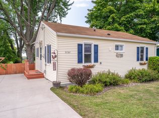 7797 Boom Bay Heights Rd, Larsen, WI 54947