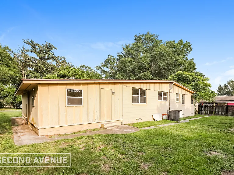 1320 Bretta St — Photo 13