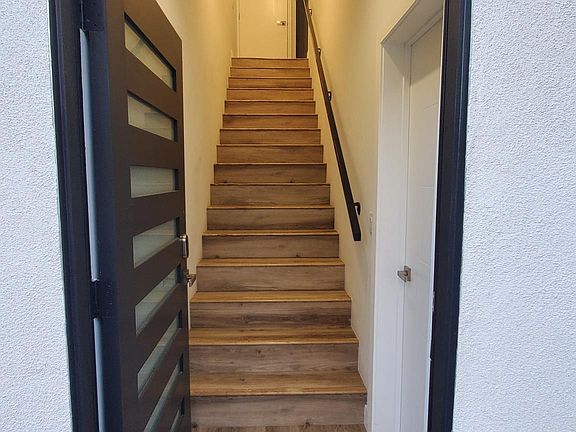 2nd image of 2337 Crenshaw Blvd #1.5