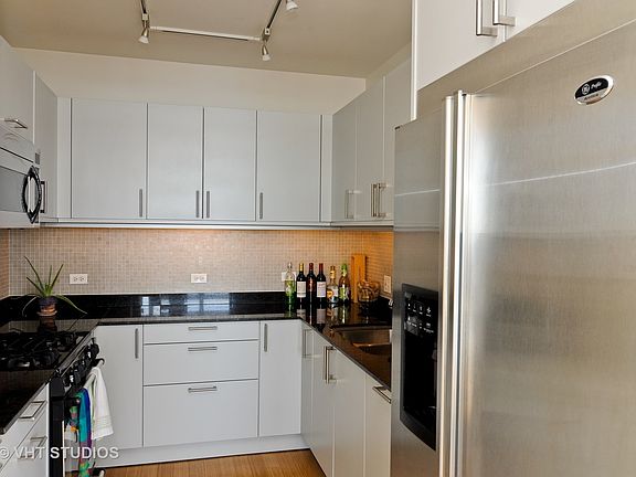 5th image of 510 W Erie St APT 1205