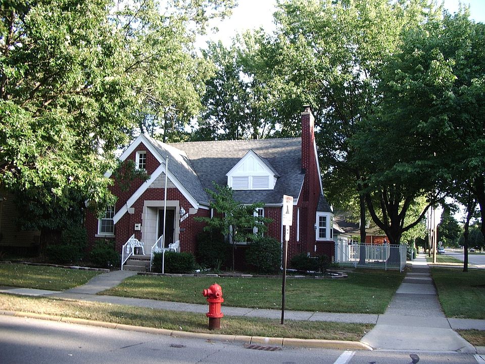 1st image of 393 W Drayton St