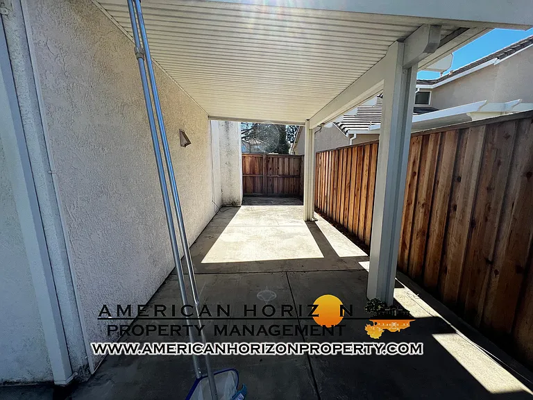 204 Epworth Ct — Photo 21