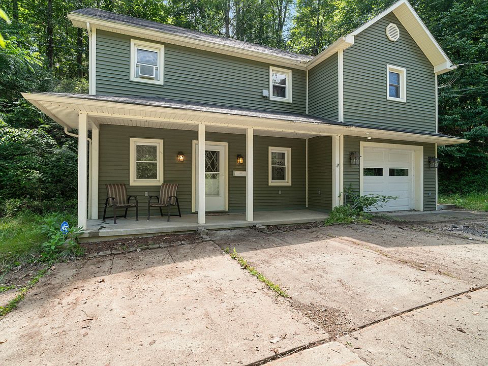 1st image of 465 Ash St
