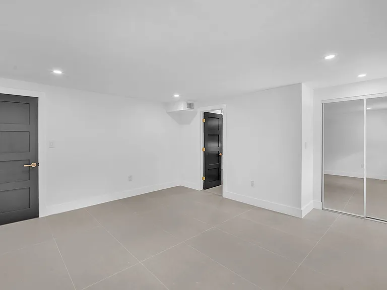5148 SW 28th Ter — Photo 30