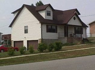 111 Sorrell Dr, Radcliff, KY 40160