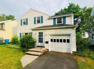 75 Elmerston Rd, Rochester, NY 14620
