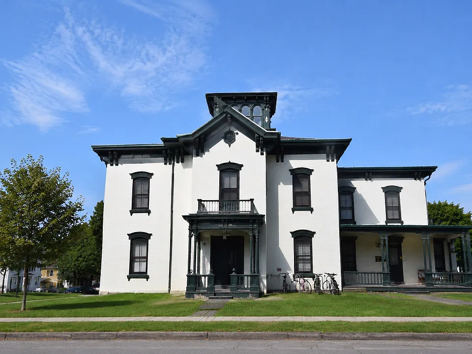 217 S Union St #5