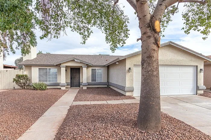 3 bed, 2.0 bath, 2039 sqft, $2,350 — Photo 2