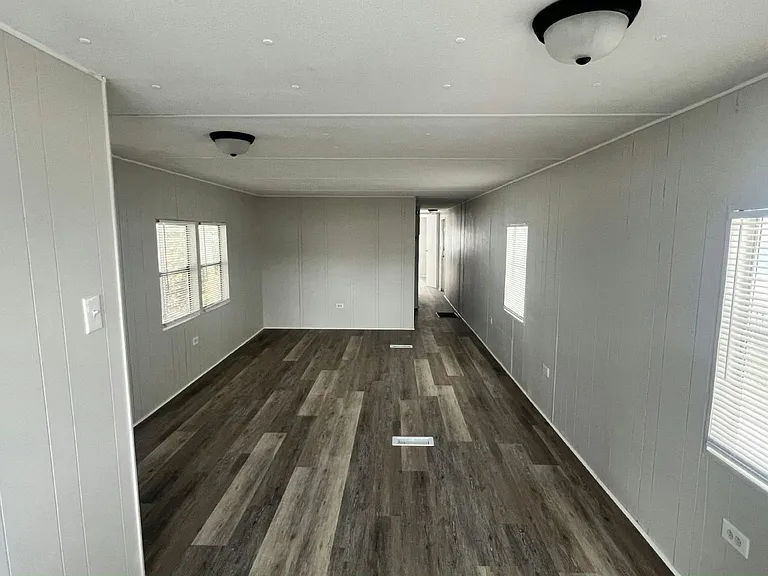 133 Lakeside Garden Cir #133 — Photo 11