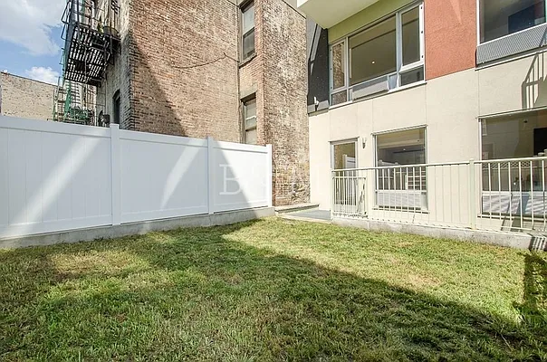 Rented by Brick&Mortar | media 12