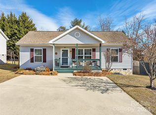 112 Newberry Dr, Fletcher, NC 28732