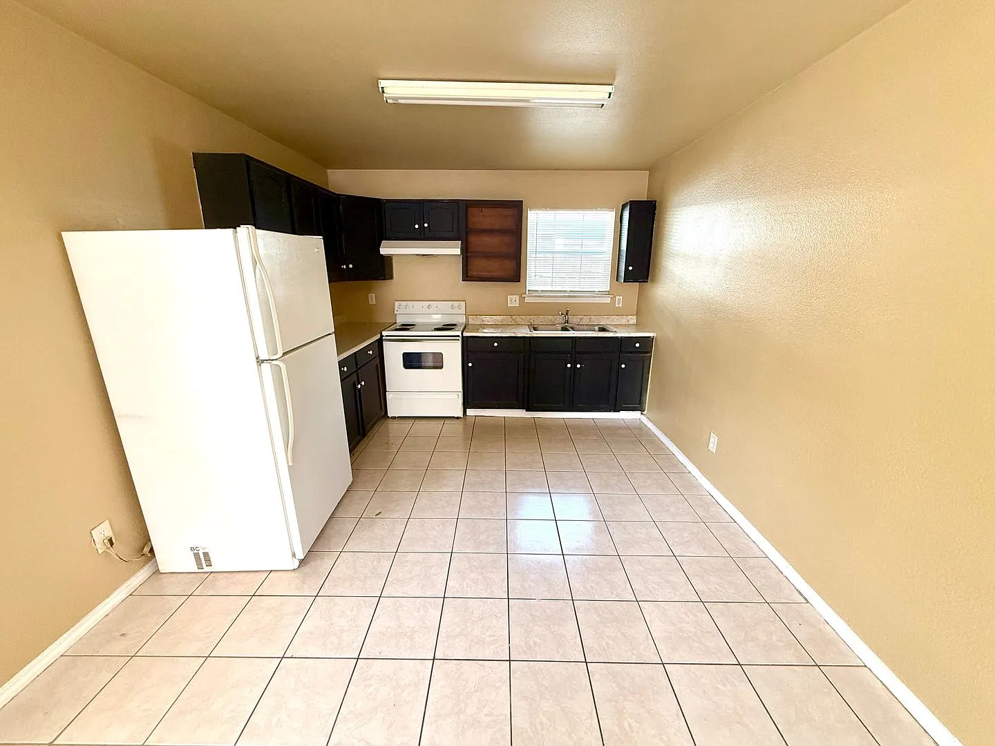 **Application Received** *Move In Special* Charming 3-Bedroom Home Near St. Mary's University & L... — Photo 4