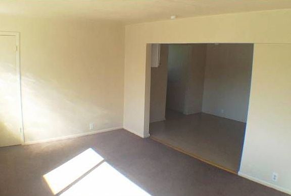 3rd image of 4012 Glasgow Ave #A
