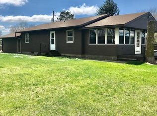 1960 Sandy Beach Rd, Clarion, IA 50525