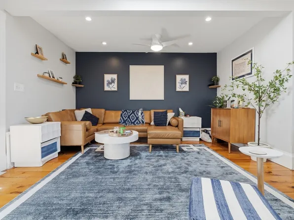 33 Mystic St #3, Charlestown, MA 02129
