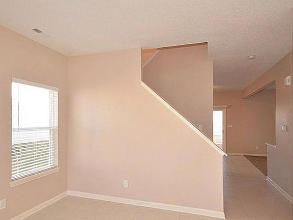 4th image of 8136 Whistlewood Ct #3/2