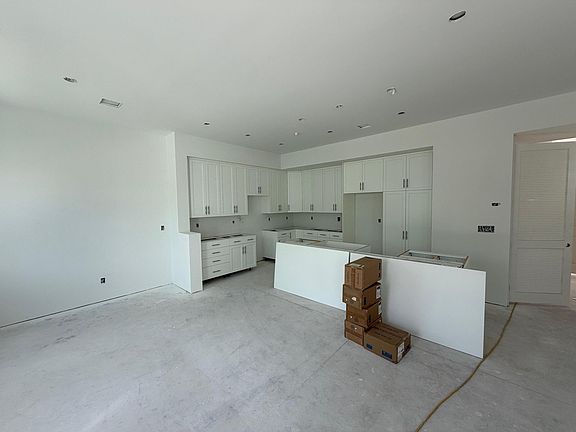 4th image of 125 Water Pointe Place #26