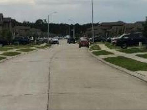 Exterior Neighborhood (street photo)