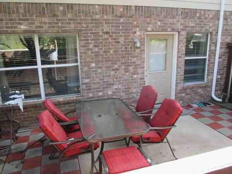 8621 Brunswick Dr — Photo 2