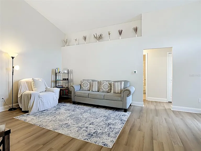 1128 Pinedale Dr — Photo 4