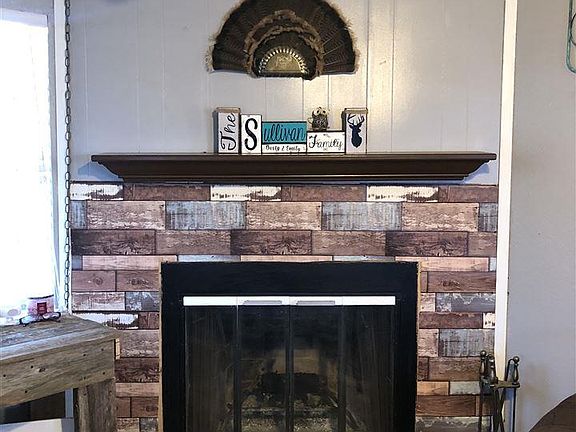 3rd image of 411 W Valley Dr