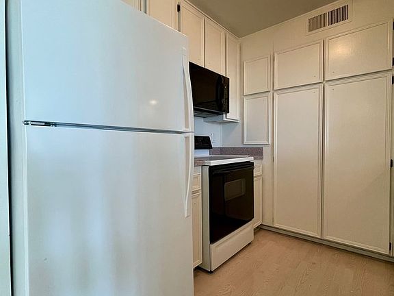 5th image of 5702 Baltimore Dr Unit 266