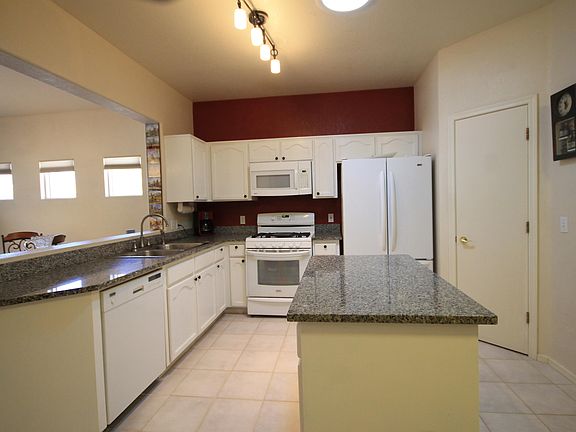 3rd image of 3148 Candlewood Way