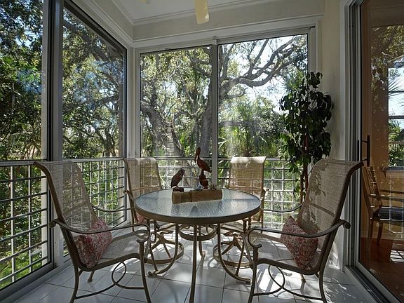 2nd image of 1415 Winding Oaks Cir W APT 504