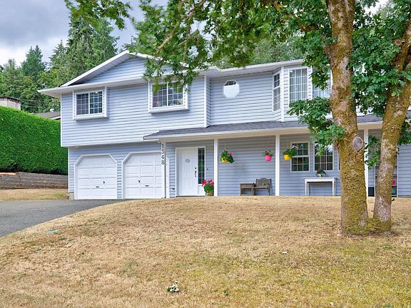 2nd image of 1348 Oakwood Pl
